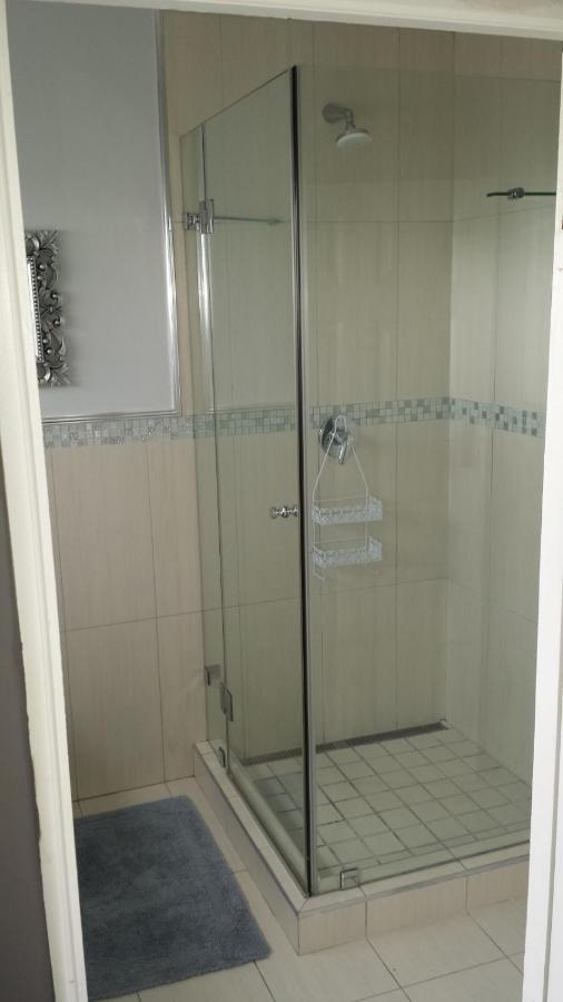 29 Carissa Street Apartment Somerset West Luaran gambar
